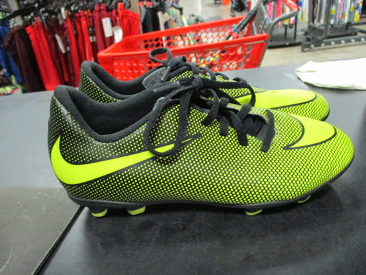 Used Nike Bravata II Size Youth 6 Soccer Cleats