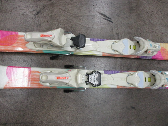Load image into Gallery viewer, Used Roxy 154CM Downhill Skis With Roxy Bindings
