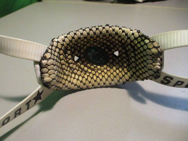 Load image into Gallery viewer, Used Sport Adjustable Chin Strap
