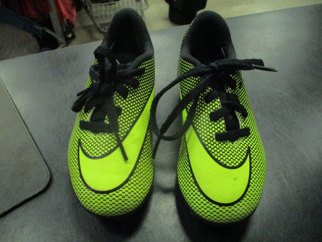 Load image into Gallery viewer, Used Nike Green Soccer Cleats Size 10C
