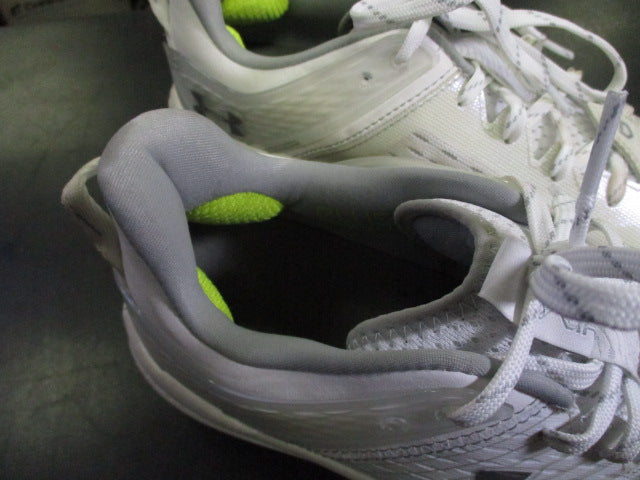 Load image into Gallery viewer, Used Under Armour Yard Metal Baseball Cleats Size 8
