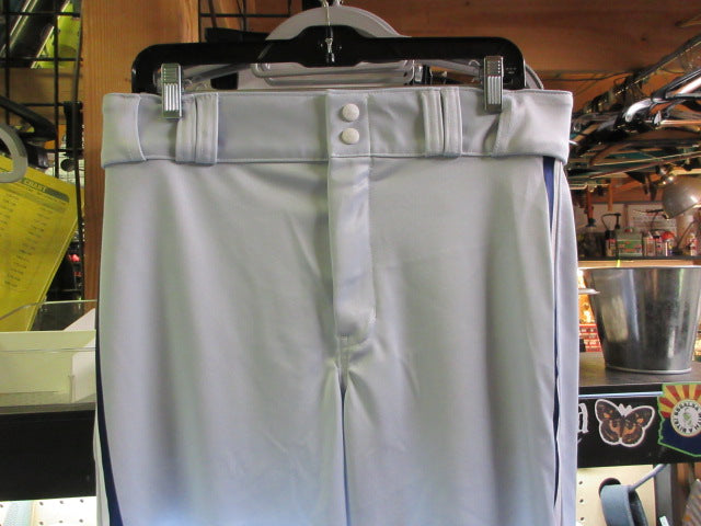 Load image into Gallery viewer, Used Champro Knicker Baseball Pants - Size Adult Medium
