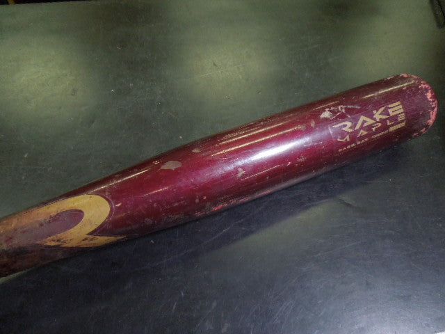 Load image into Gallery viewer, Used Marucci Rake Maple Cage Bat 33 in 30 oz -3
