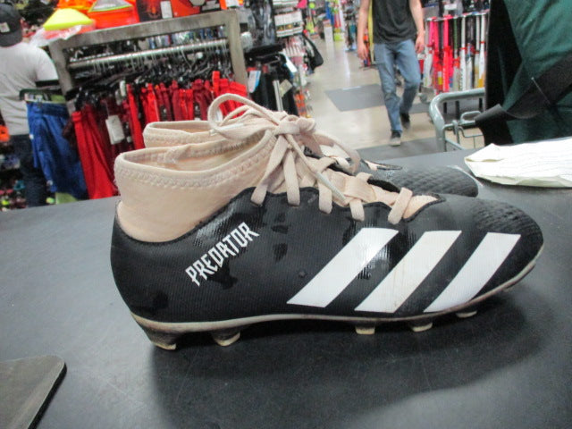 Load image into Gallery viewer, Used Adidas Predator Size 3.5 Soccer Cleats
