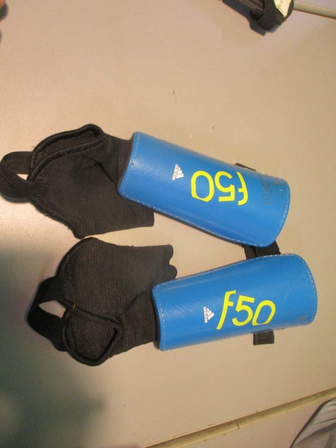 Load image into Gallery viewer, Used Adidas f50 Blue Shin Guards Size Youth
