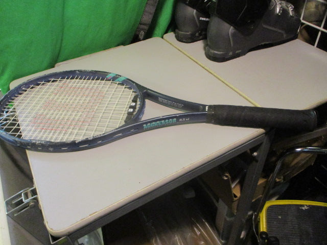 Load image into Gallery viewer, Used Wilson Graphite Aggressor 8.5 Si 27" Tennis Racquet
