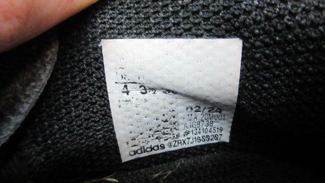 Load image into Gallery viewer, Used Adidas Copa Soccer Cleats - Size 4
