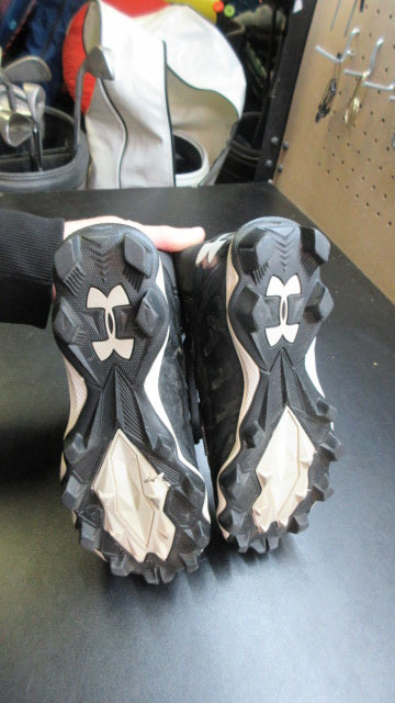 Load image into Gallery viewer, Used Under Armour Football Cleats - Size Youth 3.5
