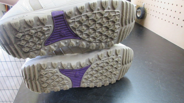 Load image into Gallery viewer, Used Burton Mint Imprint 1 Snowboard Boots - Size 8.5
