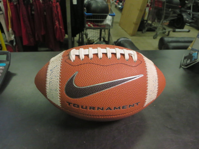 Load image into Gallery viewer, Used Nike Tournament Junior Size Football
