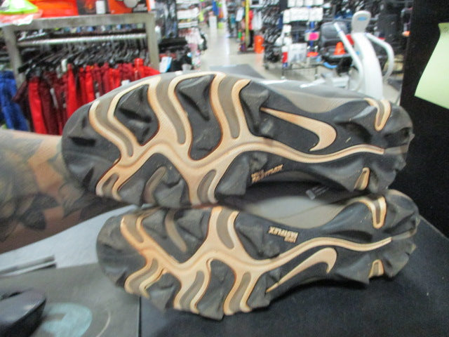 Load image into Gallery viewer, Used Nike Hyper Diamond 4 Size 11 Cleats (Has Wear)
