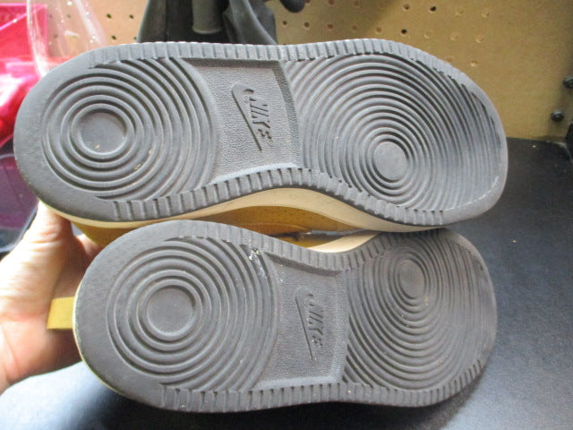 Load image into Gallery viewer, Used Nike Court Mid Sneakers Size 6
