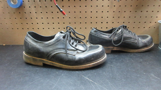 Load image into Gallery viewer, Used All Leather Derby Umpire Shoes
