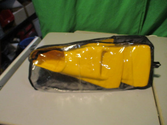 Used Fins Zoomers Gold Short Blade Size 7.5 - 8.5  Mens Training Fins