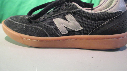 Used New Balance Girls Low Profile 5Y Shoes