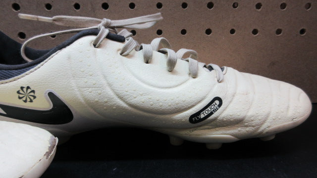 Load image into Gallery viewer, Used Nike Tiempo Legend 10 Pro Soccer Cleats - Size 9
