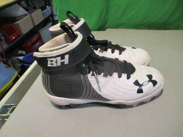 Load image into Gallery viewer, Used Under Armour BH Size Youth 2 Cleats
