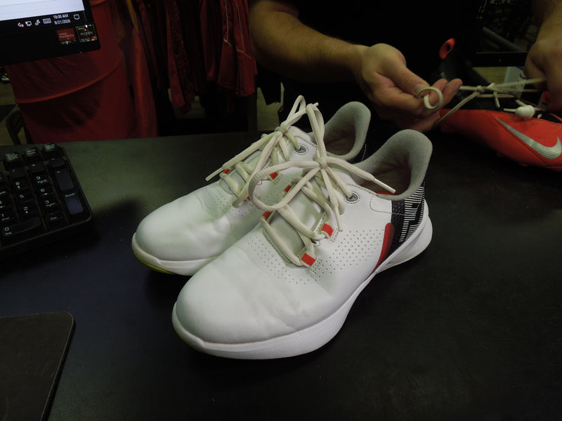 Load image into Gallery viewer, Used Footjoy Strato Lite Youth Golf Shoes Size 3
