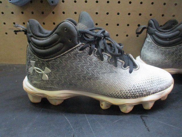 Load image into Gallery viewer, Used Under Armour Spotlight Football Cleats - Size Youth 4
