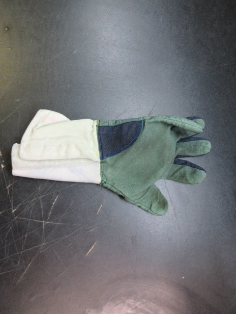 Load image into Gallery viewer, Used Fencing Glove - RH
