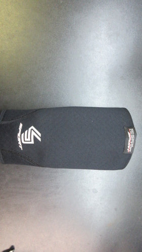 New Shock Doctor Knee Compression Sleeve Black Size Small