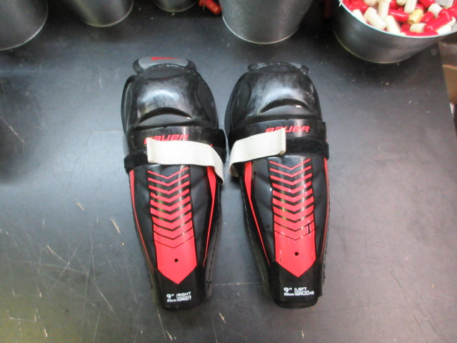 Load image into Gallery viewer, Used Bauer Lil' Sport Hockey Shin Guard - 9"

