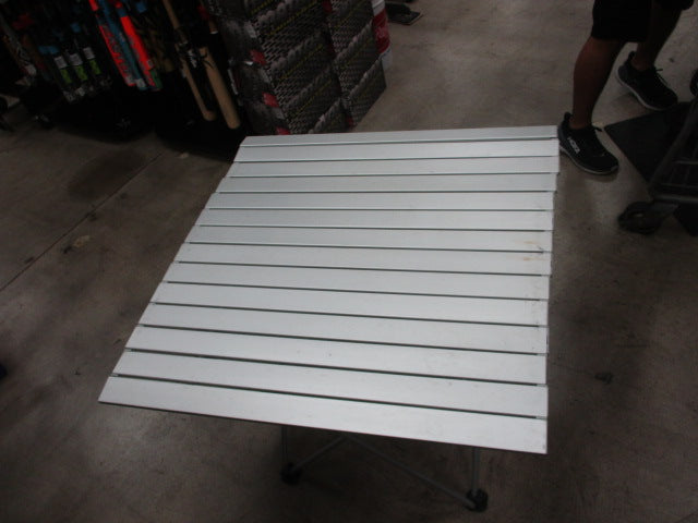 Load image into Gallery viewer, Used Portable Folding Camp Table (Damaged Still Usable)
