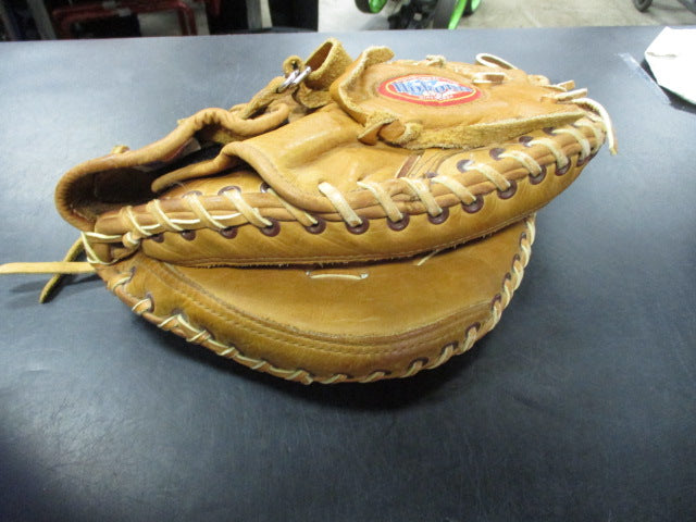 Load image into Gallery viewer, Used Nokona Limited Edition CM225BF Genuine Range Buffalo Catchers Glove
