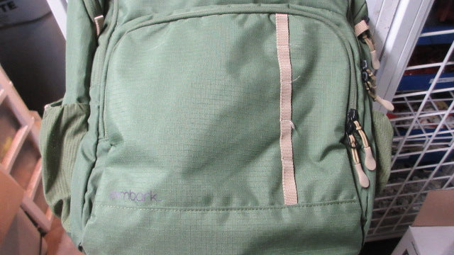 Load image into Gallery viewer, Used Embark Backpack - small hole
