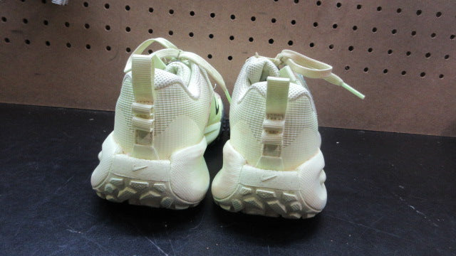Load image into Gallery viewer, Used Nike Turf Shoes - Size Youth 3
