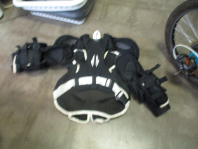 Load image into Gallery viewer, Used Bauer S170 Goalie Chest Protector Size Junior Large
