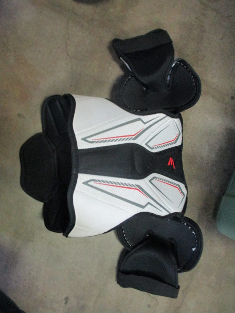 Load image into Gallery viewer, Used Easton Synergy 20 Hockey Shoulder Pads Size Youth Mediums
