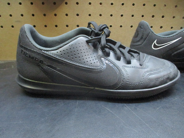 Load image into Gallery viewer, Used Nike Men's Tiempo Legend 9 Club IC Indoor Soccer Shoes - Size 7.5

