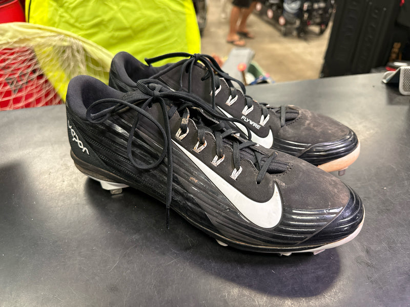 Load image into Gallery viewer, Used Nike Flywire Vapor Baseball Metal Cleats Size 13.5
