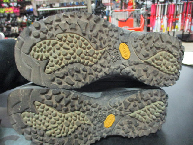 Load image into Gallery viewer, Used Patagonia Vibram Size Womens 5 Hiking Shoes
