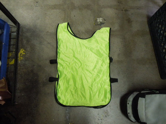 Used Set of 3 Green 3 Red Practice Pinnies