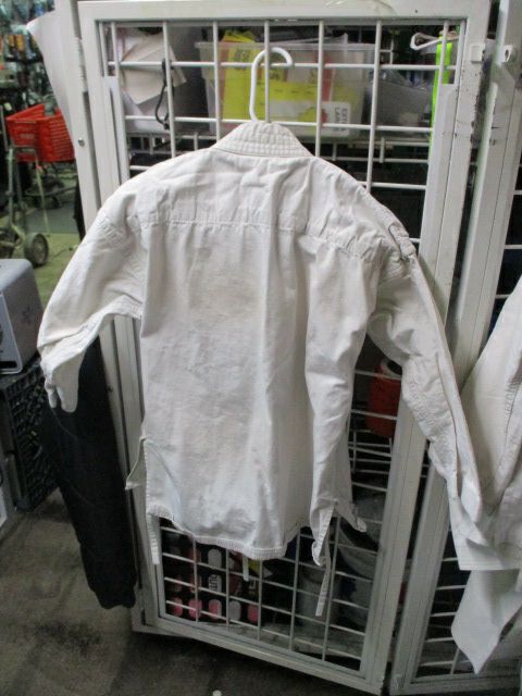 Load image into Gallery viewer, Used Tokon Kodomo Karate Gi Jacket Size 2 - sweat stain on back
