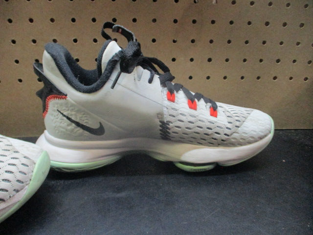Load image into Gallery viewer, Used Nike LeBron Witness 5 Pure Platinum Light Dew - Size 7.5
