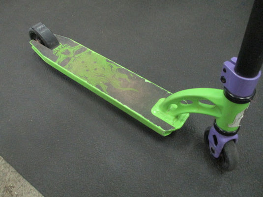 Used Madd Gear Trick Scooter (Has Wear, Needs New Wheel)