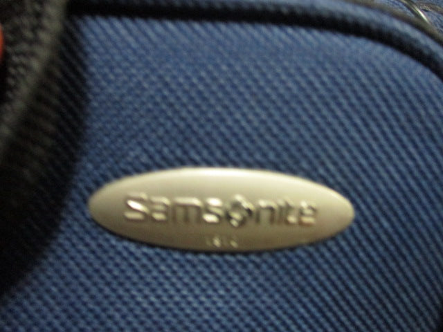 Load image into Gallery viewer, Used Samsonite Navy Duffel Bag
