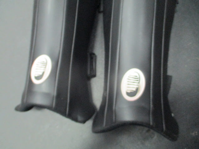 Load image into Gallery viewer, Used Moonwalkr Exos Cricket Batting Pads
