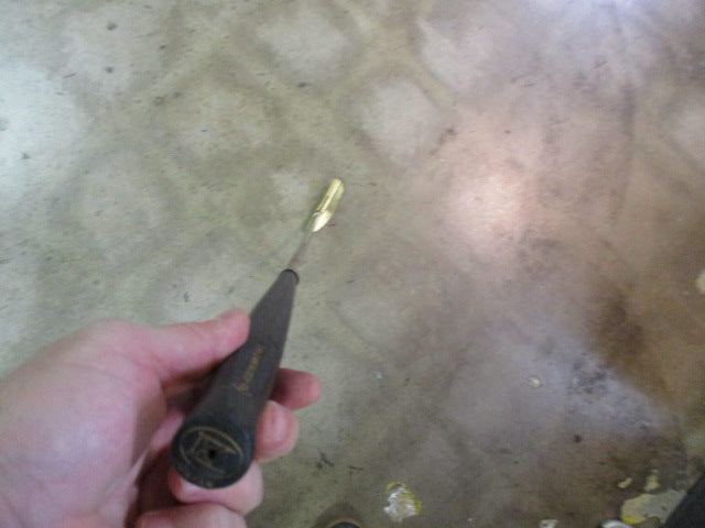 Load image into Gallery viewer, Used Stroke Saver RH Putter 34&quot;
