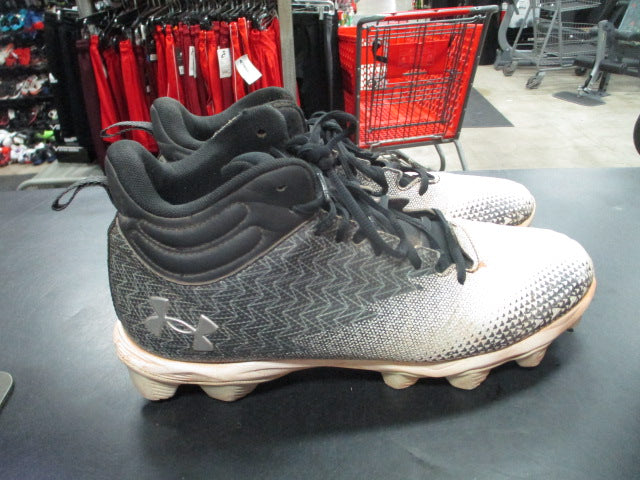Load image into Gallery viewer, Used Under Armour Spot Light Size 9.5 Cleats
