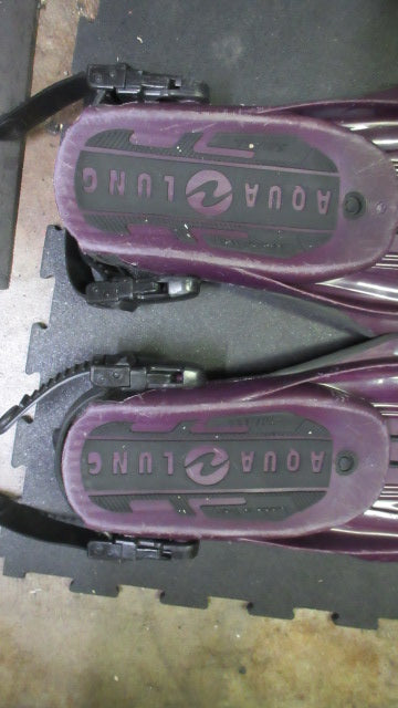Load image into Gallery viewer, Used Aqua Lung Blades 2 24&quot; Swim Fins Adult Size Small - small wear on heels
