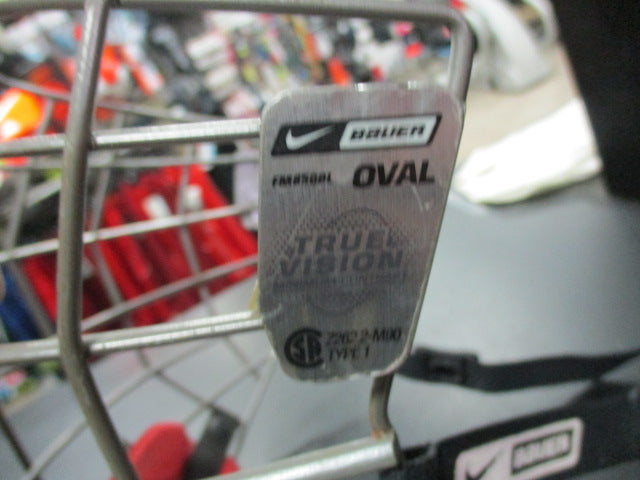 Load image into Gallery viewer, Used Nike Bauer 8500 Hockey Face Mask
