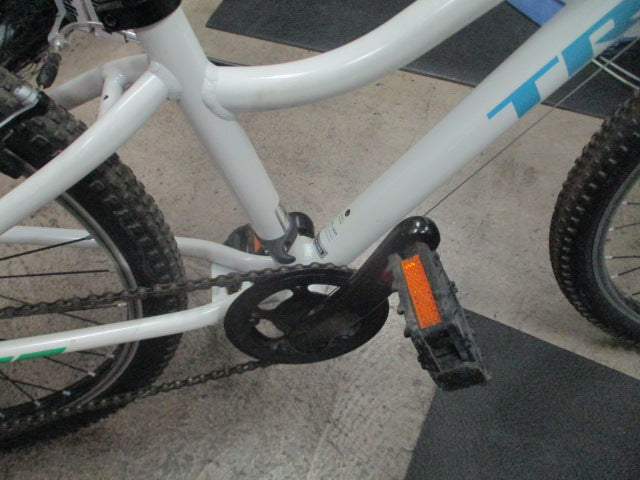 Load image into Gallery viewer, Used Trek Precaliber 24" 7 Speed Mountain Bike
