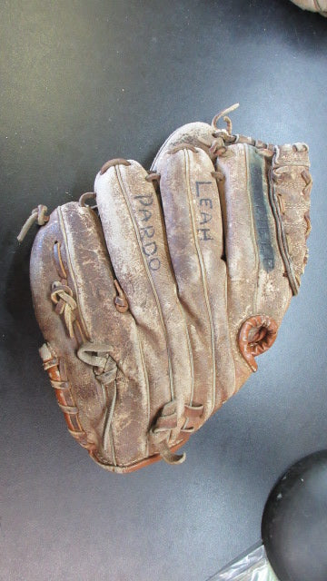 Load image into Gallery viewer, Used Vintage Nokona Pro Line 10&quot; Leather Glove - RHT
