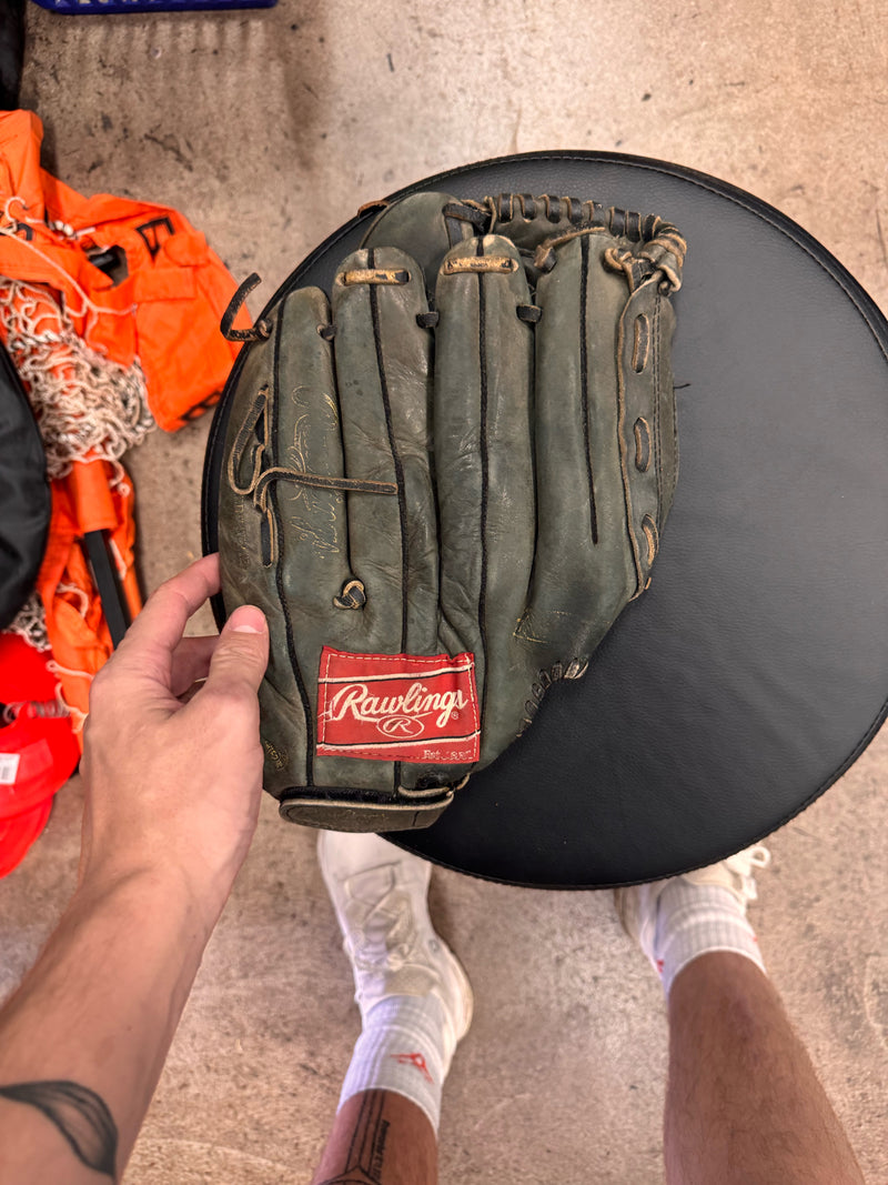 Load image into Gallery viewer, Used Rawlings Signature Series Sammy Sosa
