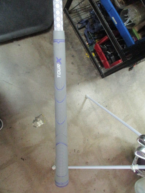 Load image into Gallery viewer, Used Tour X Junior 5 - Piece Golf Set Driver,3 Hybrid,2 Hybrid 7 Iron,9 Iron -RH
