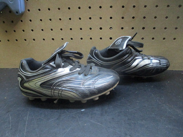 Load image into Gallery viewer, Used Striker Firm Ground Soccer Shoes - Size Youth 10
